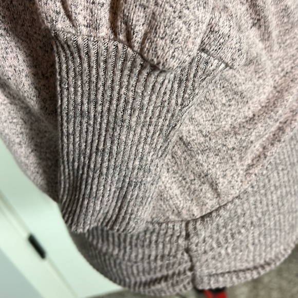 Apt 9 Blush and Black Lightweight Sweater- Women’s M - Picture 4 of 6
